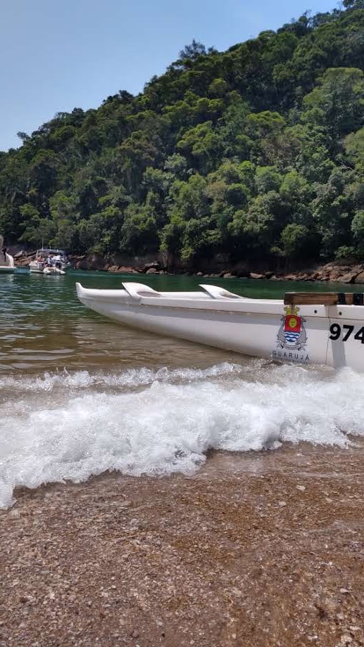 Canoa havaiana no Guaruja passeio a praia isolada 2 foto Turelo