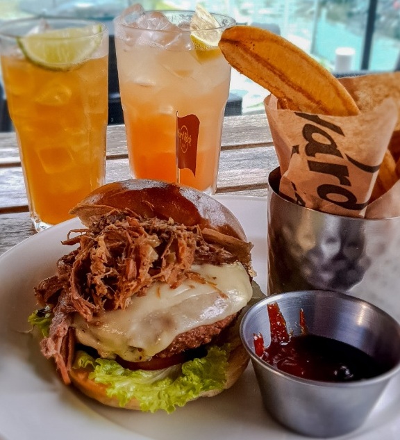 Hard Rock Cafe Curitiba hamburguer de barreado 2 divulgacao