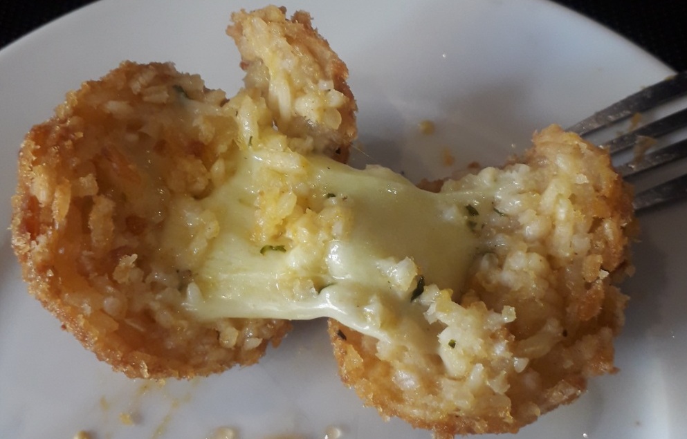 Forneria, em Campos, serve ótimo nhoque de fondue