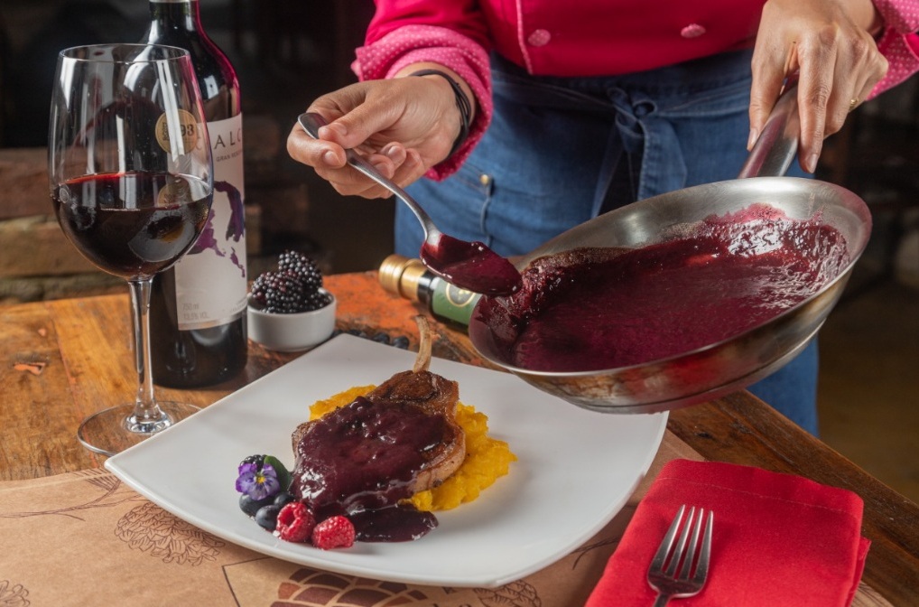Frutas vermelhas entram em cartaz no Donna Pinha