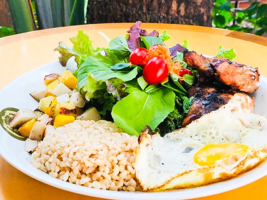 Padaria em Ubatuba (SP) oferece pratos saudáveis