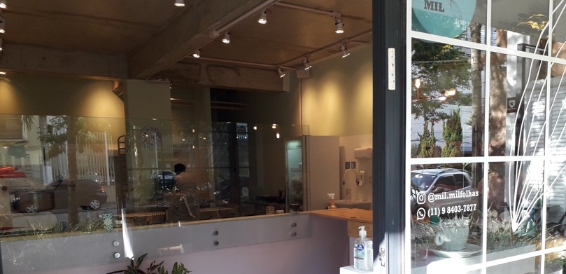 Confeitaria monta excelente mil folhas na hora 2022_1 Foto Claudio Schapochnik Que Gostoso