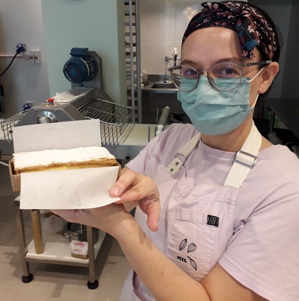 Confeitaria monta excelente mil folhas na hora 2022_2 Foto Claudio Schapochnik Que Gostoso